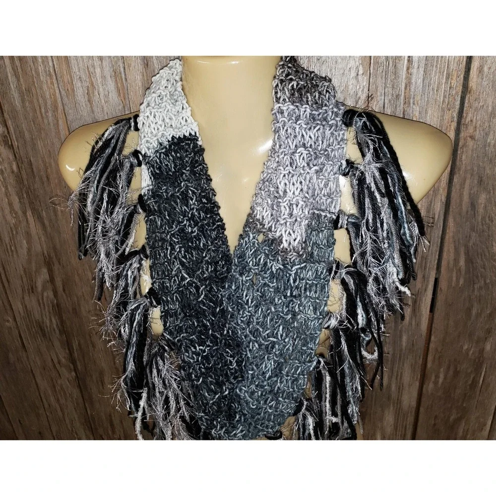 NEW Hand Knitted Black Gray White‎ Ombre Boho Cowl Scarf Fringe Festival Indie